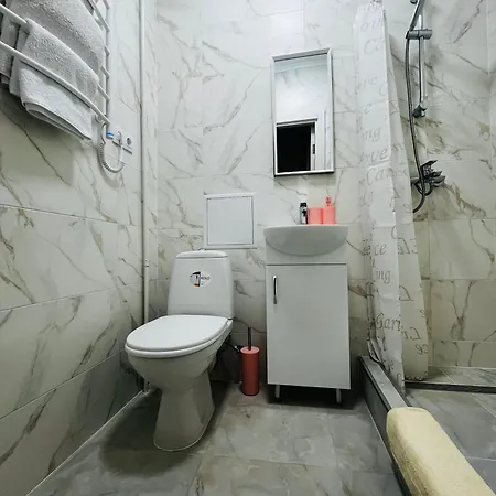 поряд дорослої і дитячої лікарні біля миколайчука, орлика Λβιβ