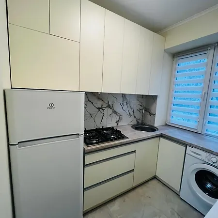 поряд дорослої і дитячої лікарні біля миколайчука, орлика