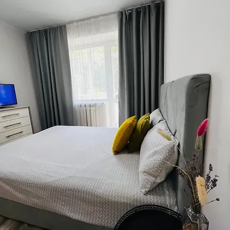 поряд дорослої і дитячої лікарні біля миколайчука, орлика إلفيف