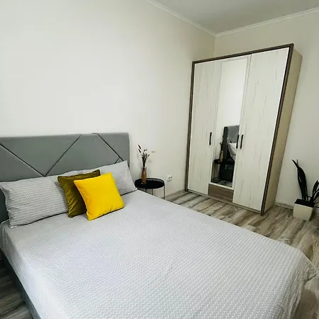 поряд дорослої і дитячої лікарні біля миколайчука, орлика * Λβιβ