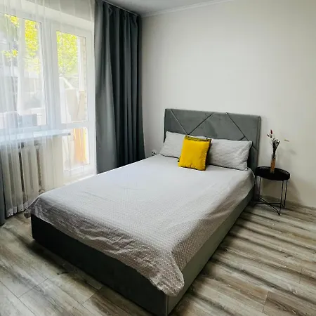 Apartman поряд дорослої і дитячої лікарні біля миколайчука, орлика *