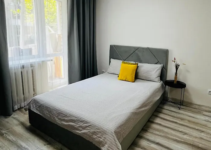 Apartman поряд дорослої і дитячої лікарні біля миколайчука, орлика *