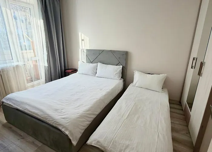 поряд дорослої і дитячої лікарні біля миколайчука, орлика * Lviv